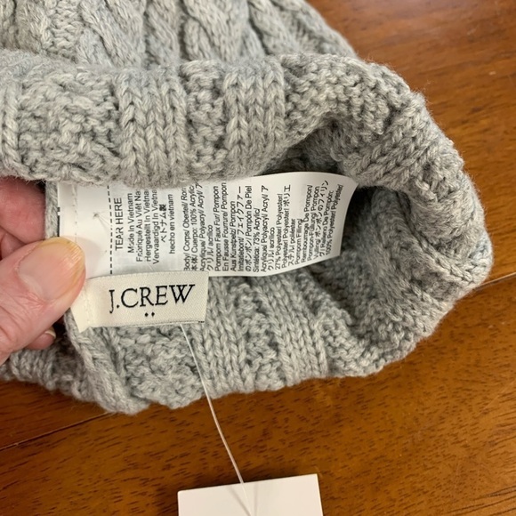 J Crew cable knit pom pom winter hat NEW light grey - Picture 2 of 3